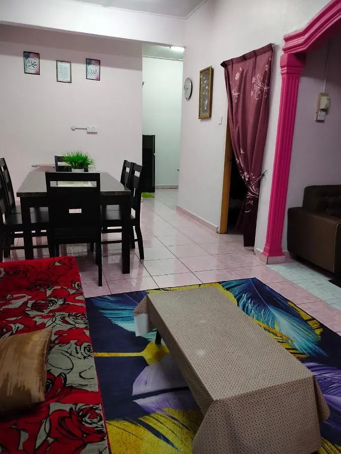 Holiday home Rizki Homestay Nibung Tebal