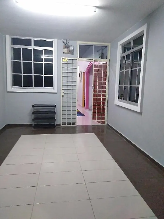 Holiday home Rizki Homestay Nibung Tebal